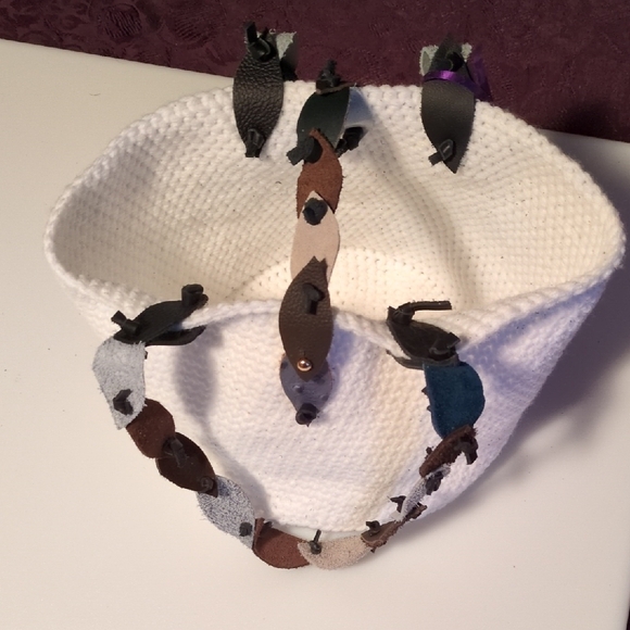Handmade White Crochet Acrylic Round Tote Multicolor Leather Strap Closure - Picture 12 of 13